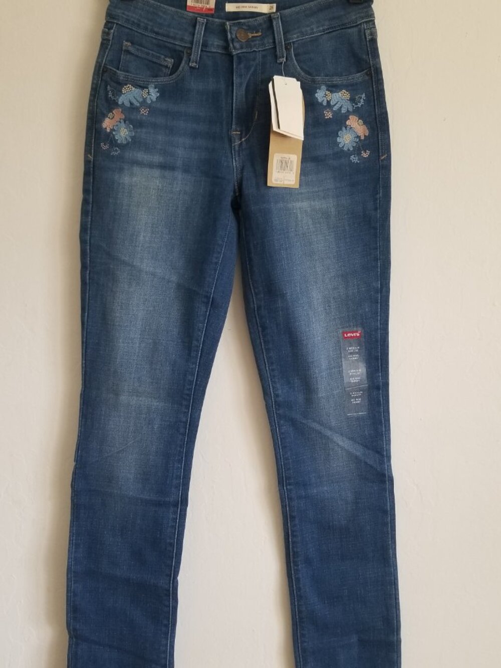 Levi’s 585750151 Mid Rise Skinny Jeans Brand New with Tags